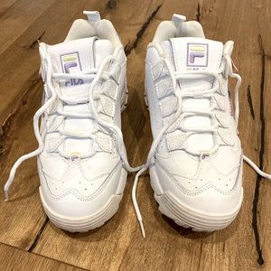Size 8 Fila tennis shoes